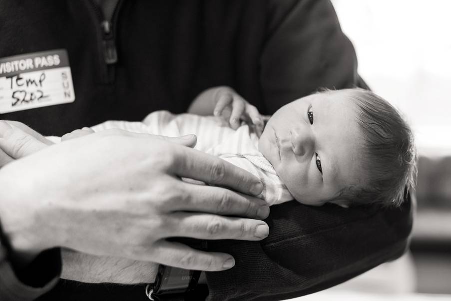 baby-emmett-newborn-first-meeting-at-hospital-adoption-2